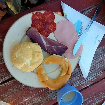 Bed & Breakfast Panzio - Resch