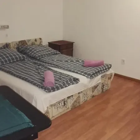 Bed & Breakfast Panzio - Resch